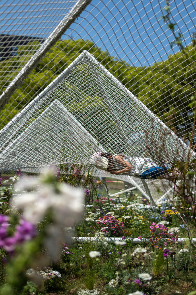 Flower Hammock | Playground Becomes Dark Slowly / Works写真2
